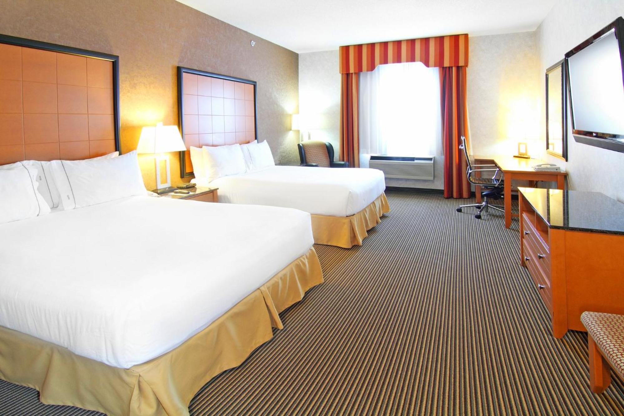 Holiday Inn Express Calgary South By Ihg מראה חיצוני תמונה